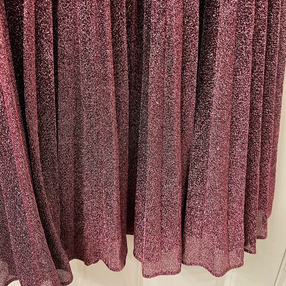 Chelsea 28 Shimmery Pink Pleated Sparkle Skirt in Size Small - Picture 3 of 10